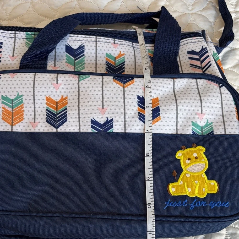 Colorful Arrow Print Kids Bag Set with Bottle Holder NWOT Med Size